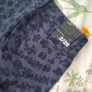 *NWT* GAP floral super skinny (sz 2/26)